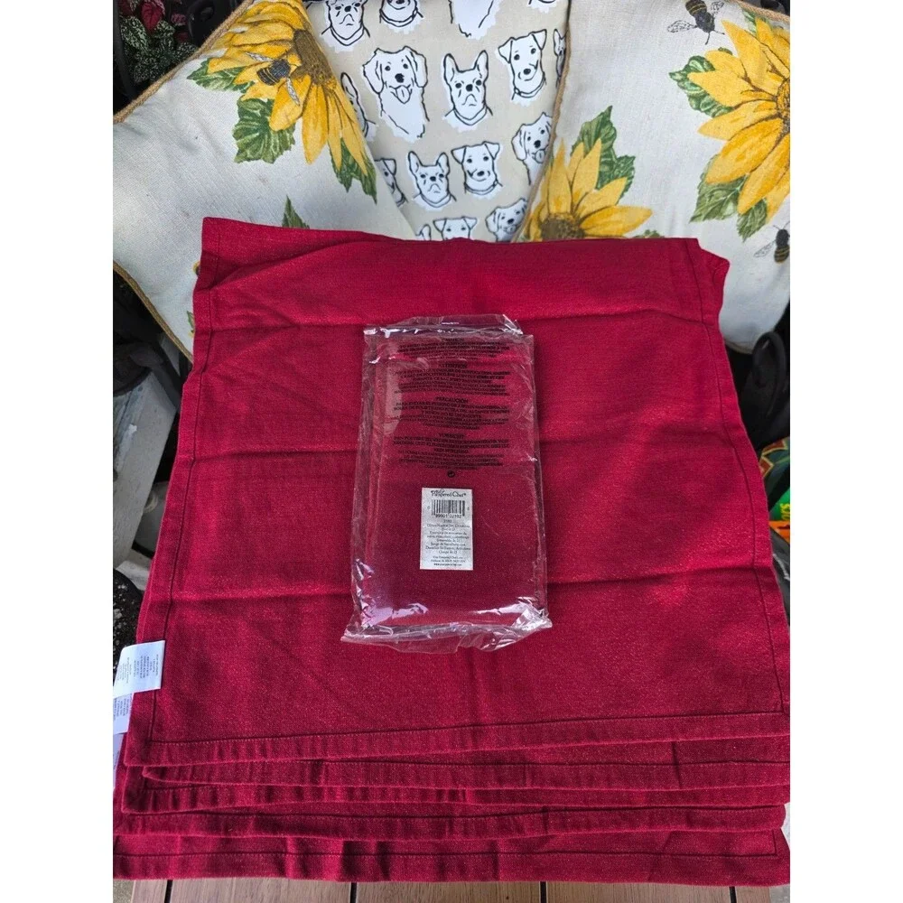 Pampered Chef 18x18 Red Glitter Napkins - 2 New Sealed, 5 Pre-Owned Lot of 7